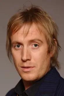Rhys Ifans como: Jed