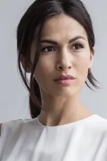 Elodie Yung como: Laura Maurier