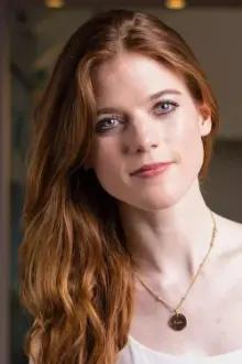 Rose Leslie como: Clare Abshire