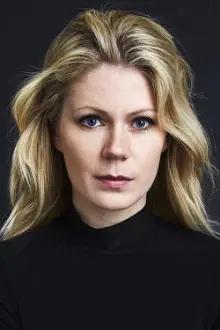Hanna Alström como: Josefin Hultén