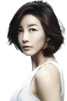 Jin Seo-yeon como: Hwang Hwa-Young