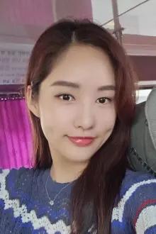 Kim Ji-ah como: Yoo-kyeong