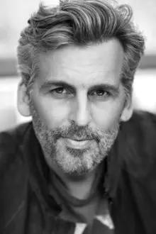 Oded Fehr como: Ray