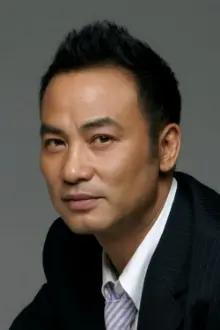 Simon Yam como: Lam Lok