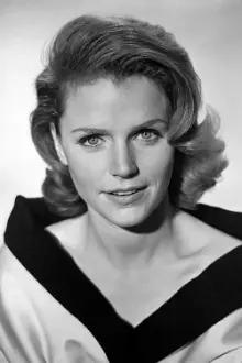 Lee Remick como: Eugenia Young