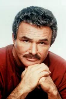 Burt Reynolds como: Det. Steve Carella