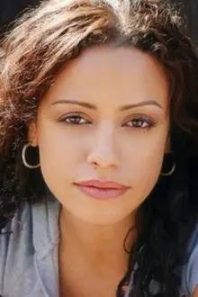 Shari Solanis como: Angela