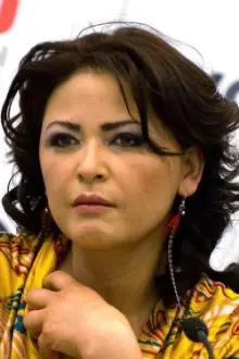 Elpidia Carrillo como: Dolores