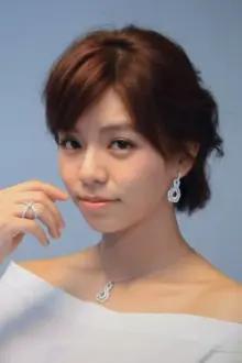 Vivian Sung como: Li En Pei