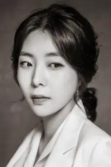 Shin Yu-ju como: Shin-yeong (신영)