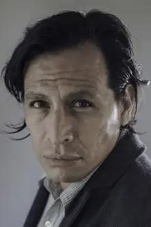 Gerardo Taracena como: Santiago
