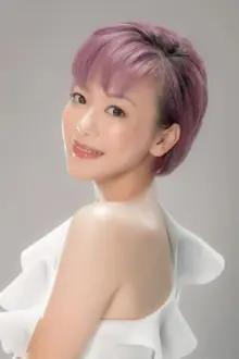 Winnie Leung como: Yau Yin Ping