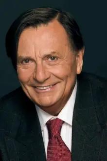 Barry Humphries como: Wombo (voice)