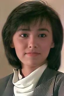 Emily Chu Bo-Yee como: Angie Lin