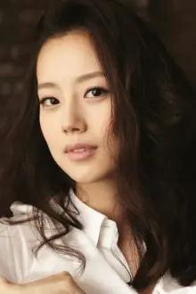 Moon Chae-won como: Kim Swan