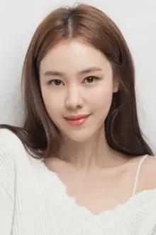 Kim Ye-won como: Yoo Chae-ri