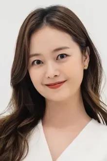 Jeon So-min como: Hwang Joo Eun