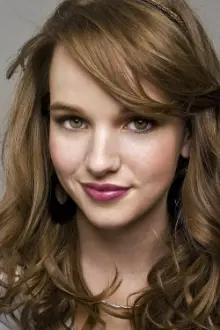 Kay Panabaker como: Lizzie