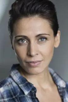 Laura Drasbæk como: Nina