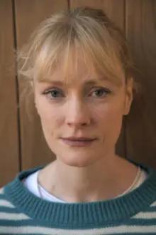 Claire Skinner como: Chief Superintendent Mary Ormond