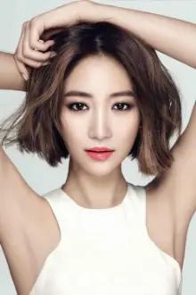 Go Joon-hee como: Kim Yoo-mi / Weathercaster