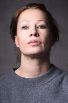 Birgit Minichmayr como: Barbara Brecht
