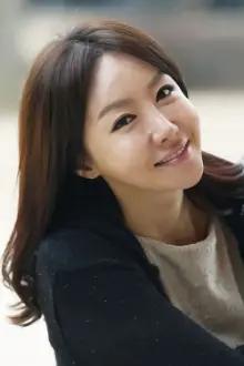 Hee-jeong como: Ja-yeong (자영)