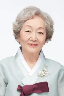 Kim Yeong-ok como: Grandma