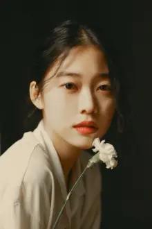 Jung Yi-seo como: Park Kyung-hye