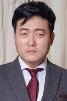 Lee Jun-hyeok como: Master Sergeant Jo