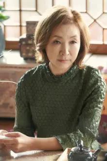 Jung Ae-ri como: Lee Min-Kyung