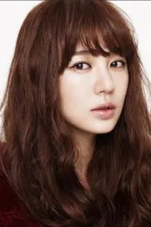 Yoon Eun-hye como: Han Min Joo (Tomboy Boxer)