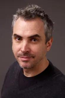 Alfonso Cuarón como: 