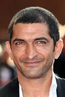 Amr Waked como: Andrés