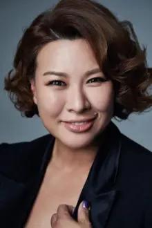 Jung Young-ju como: Mrs. Kim