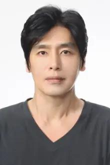 Choi Sung-kook como: chief Hong