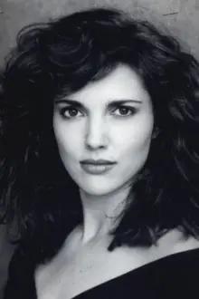 Ashley Laurence como: Kirsty Cotton