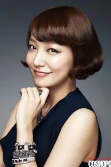 Shin So-yul como: Kim Young-Mi