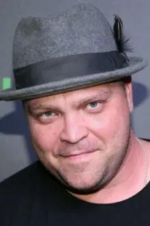 Drew Powell como: Middle Aged Guy