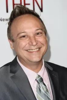 Keith Coogan como: Self - Friend / Actor / Co-Star, The Fox and the Hound