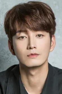 Lee Hyun-wook como: Han Ji-yong