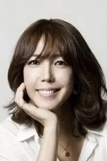 Jeon Su-kyung como: Journalist Oh