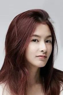 Kang Hye-jung como: Yoo Gun-hee