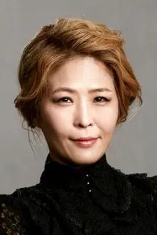 Hwang Seok-jeong como: Lim Sae-ryung