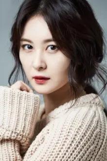 Son Eun-seo como: Cha Young-ah