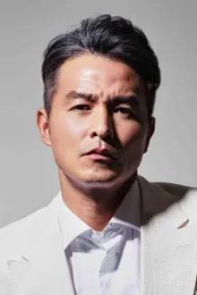 Christopher Lee Ming-Shun como: Jiang's Father