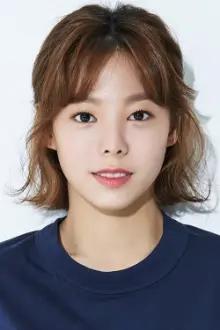 Yoon Ji-won como: Ji-hyeon