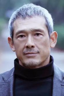 Shingo Tsurumi como: Higashi