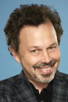 Curtis Armstrong como: Mr. Welch