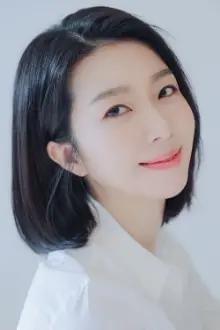 Kim Ji-hyun como: Jang Joo-hee